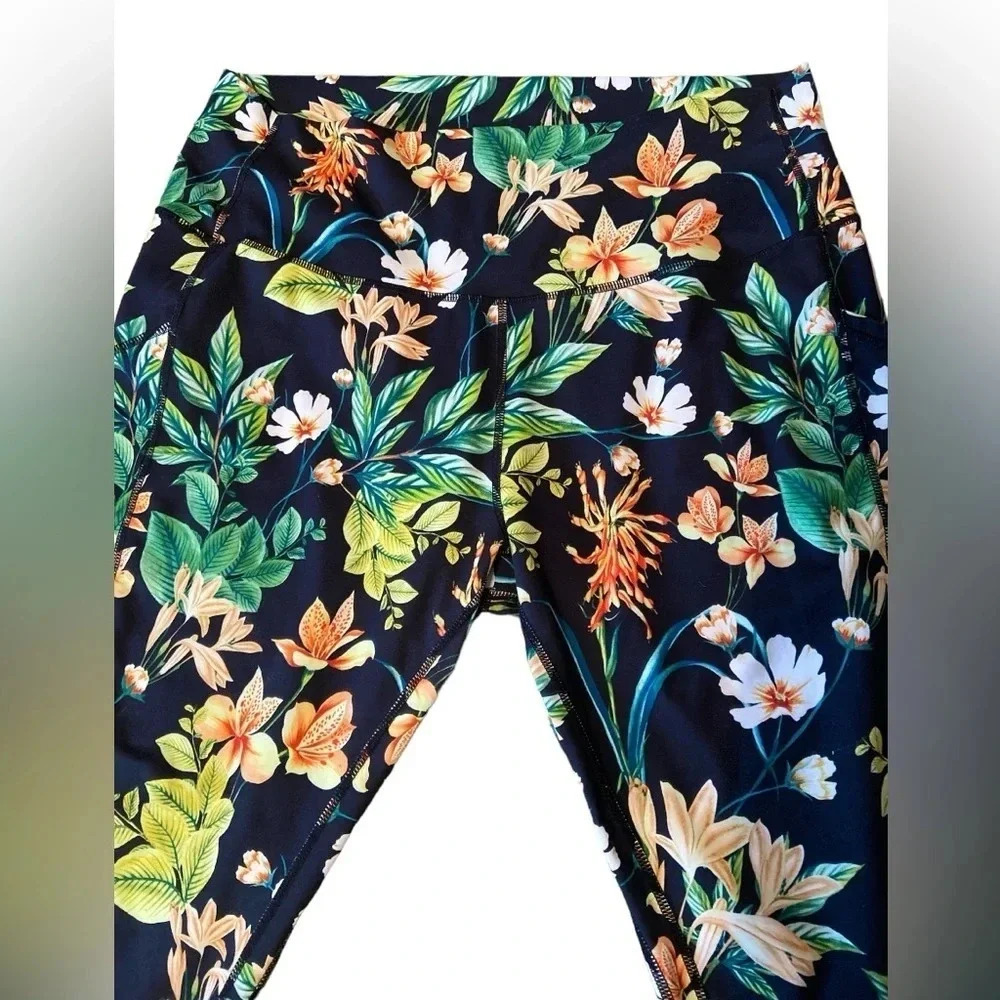 ODODOS Women’s High Waisted Pattern Cropped Leggings with Pockets - Picture 3 of 7